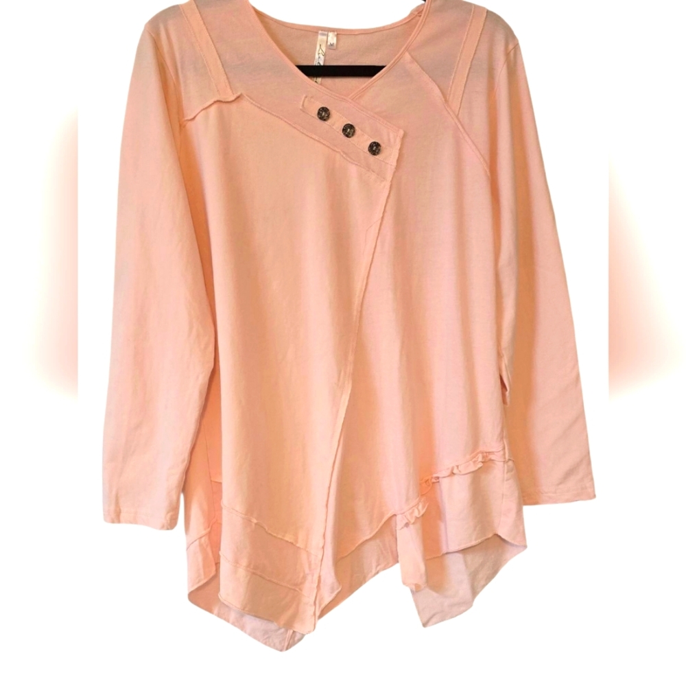 Lulu B Lt. Pink Asymmetrical Button-Detail Top Size M - Picture 2 of 5